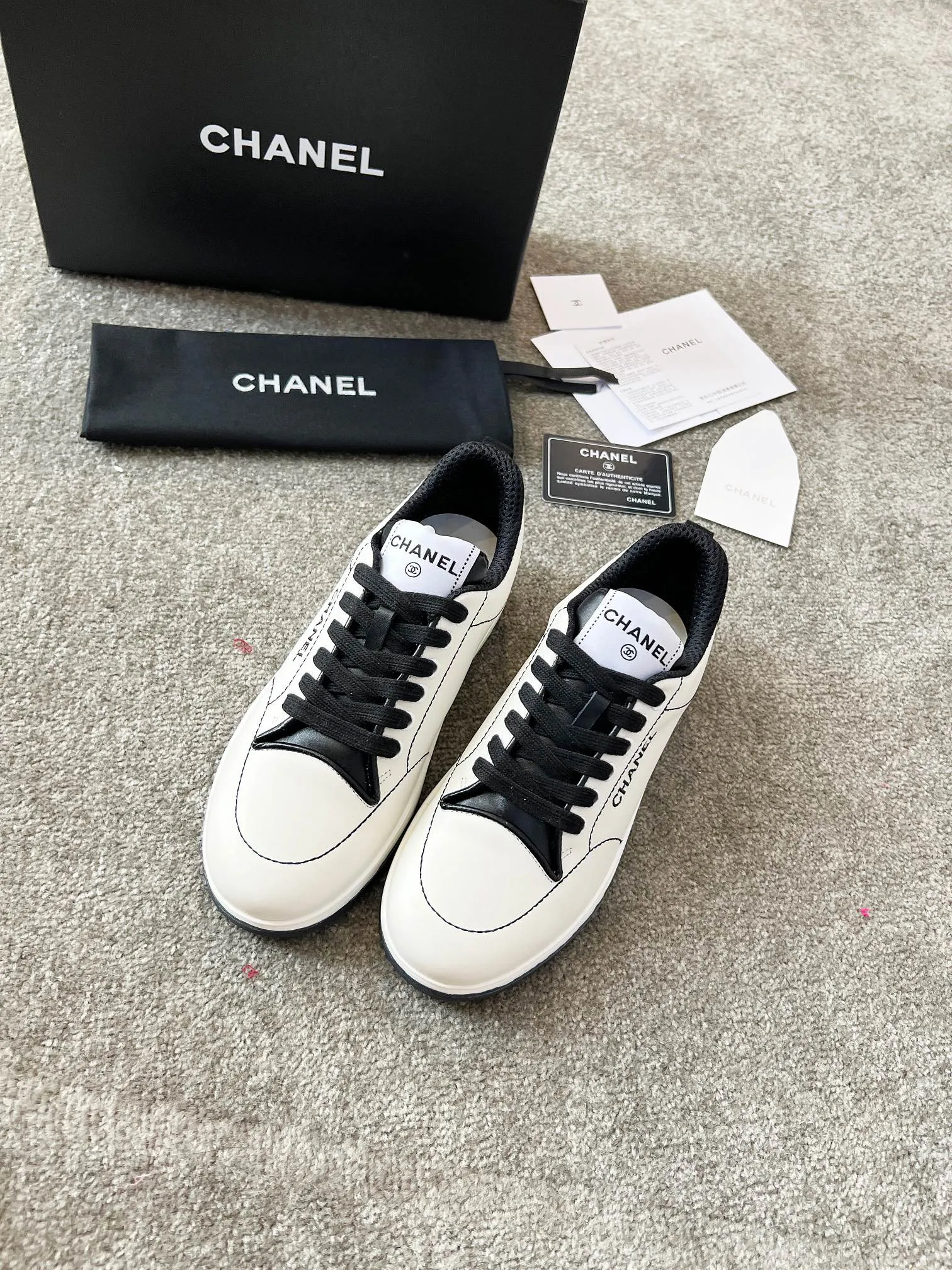 👟👟Ex-factory price 560👟👟 Chanel 2025c new casual sports shoes and sneakers, super beautiful color, very versatile, super comfortable, full of little fragrance, classic, durable and versatile, (cowhide, original outsole, good resilience) Size: 35-40